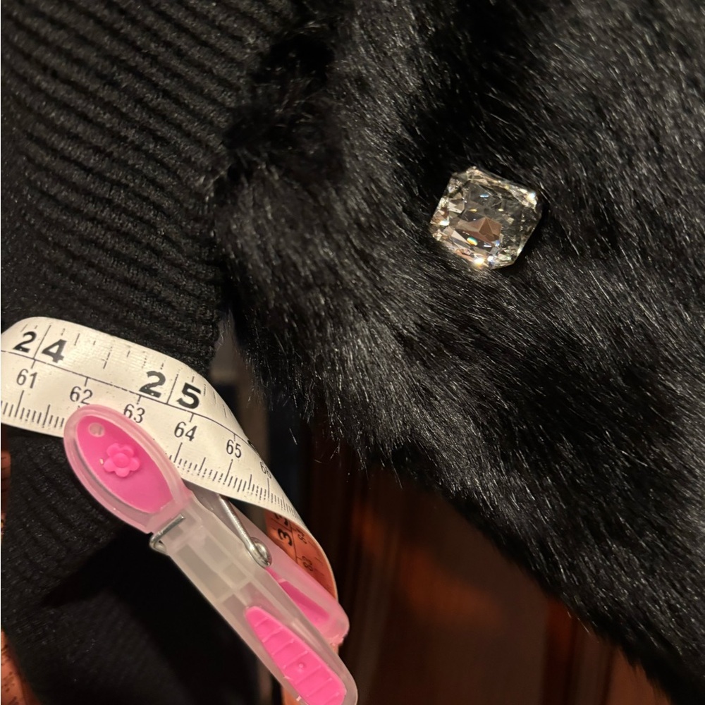 Elegant Black Sweater with Faux Fur Sleeves - Picture 7 of 10
